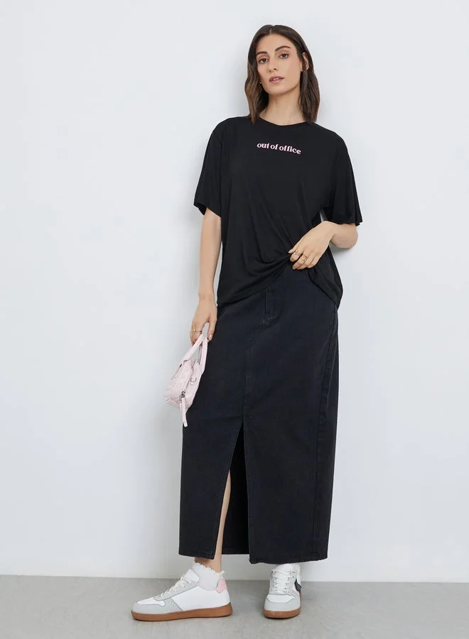 تايك تو تيشيرت بطبعة شعار خذ اثنتين بقصة عادية